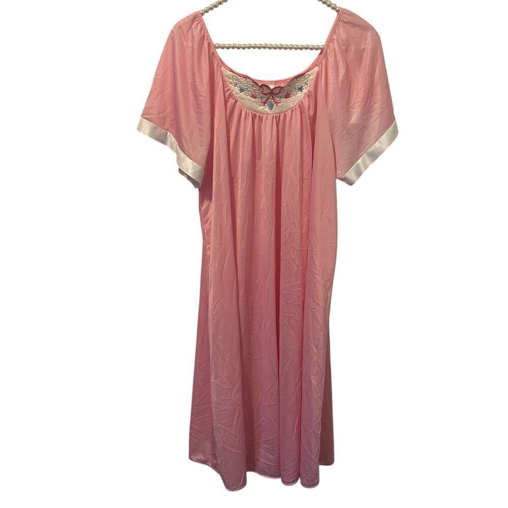 Vintage QUIET MOMENTS Pink GRANNY Nightgown Pink FLORAL Embroidered OS Feminine